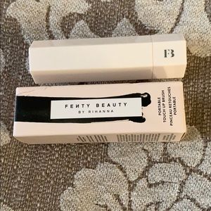 Fenty beauty portable touch up brush